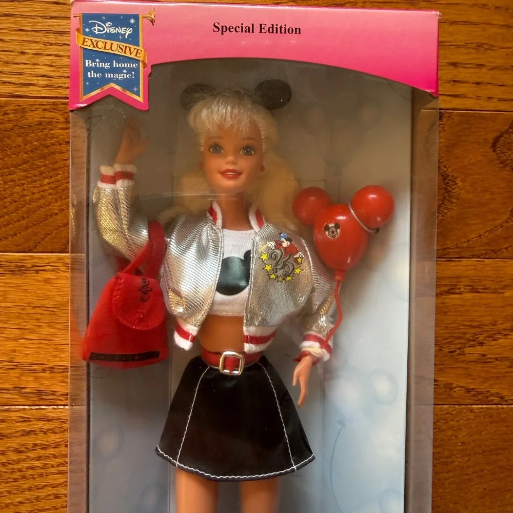 25th Anniversary Disney World Barbie Special Edition - Picture 2 of 5